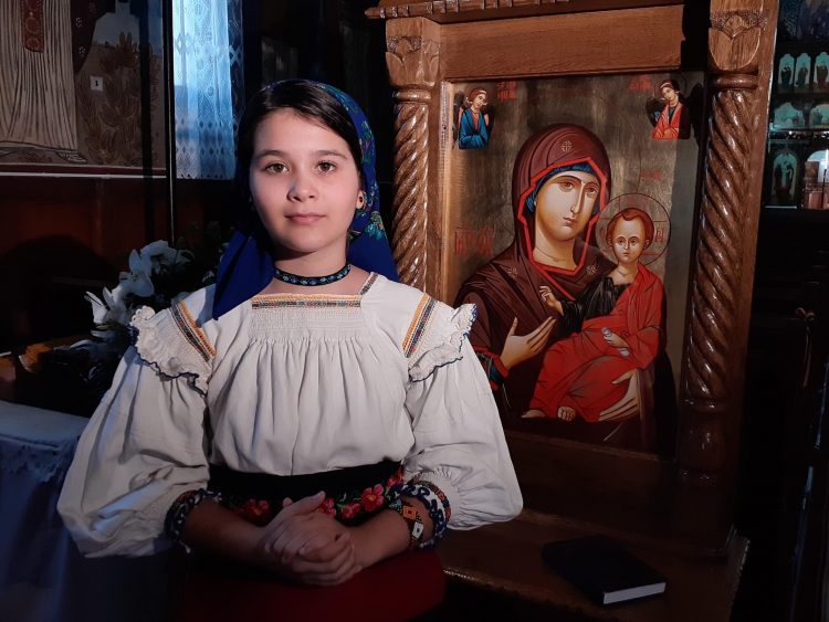 Iulia Ioana Vlad, elevă a Şcolii Populare de Artă din Baia Mare, premiul I la un concurs de pricesne