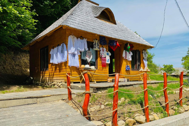 Afacere construită în Statele Unite și aplicată în satul Mara