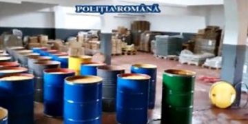 Afacerist din Baia Mare, săltat de mascați, după ce a înşelat 18 apicultori din țară. Peste 9 tone de miere, ridicate la percheziţii