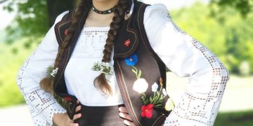 Patricia Moldovan, elevă a Şcolii Populare de Artă „Liviu Borlan” din Baia Mare, a obţinut Marele Premiu al concursului „Armoniile copilăriei”