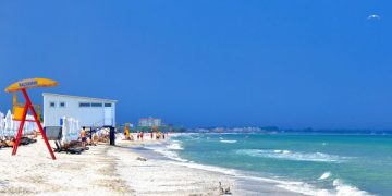 Sejur pe litoralul românesc mai scump decât în Tenerife!