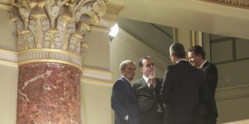 USR și PLUS încep războiul cu PNL în București și îi atacă pe candidații liberali la sectoare