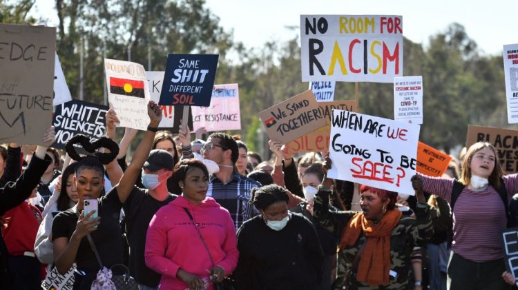 Proteste de amploare în mai multe orașe europene, după moartea lui George Floyd