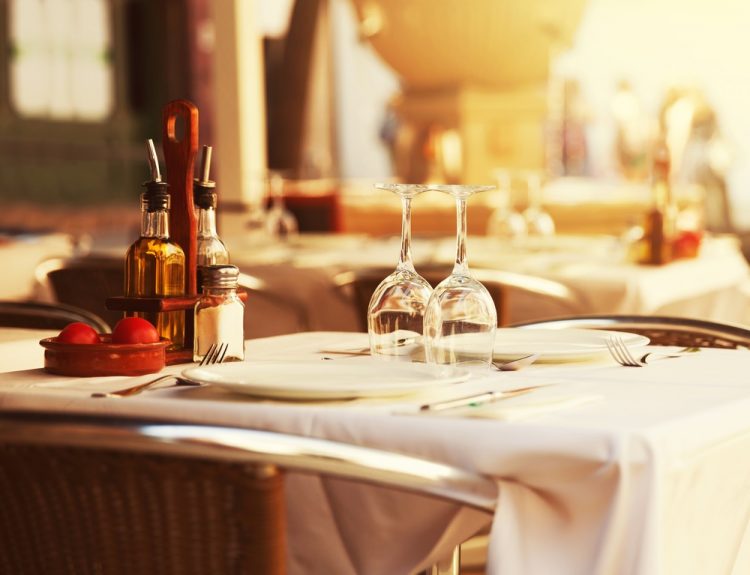 Patronatele din turism vor da în judecată Guvernul dacă nu deschid restaurantele
