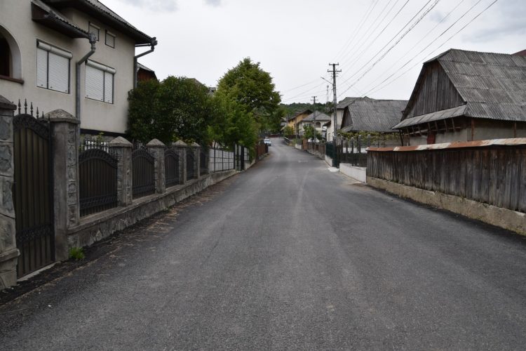 Alte șapte străzi asfaltate în Săliștea de Sus, cu fonduri de la Consiliul Județean și din bugetul local