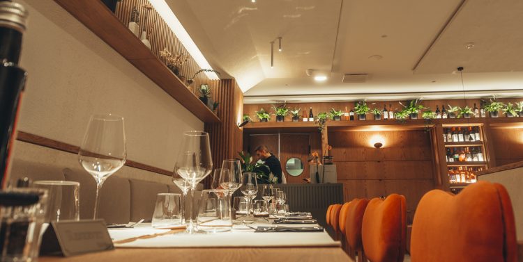 Orban a convocat azi reprezentanții HoReCa la discuții. Când se redeschid restaurantele