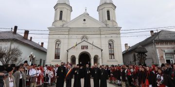 Duminica în credință la Biserica „Sfinții Arhangheli Mihail și Gavriil” din Târgu Lăpuș