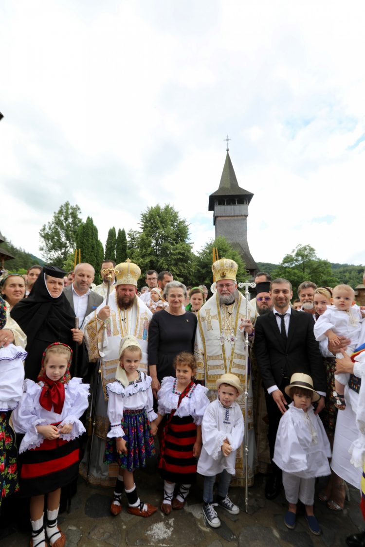 Hram și Sfânta Liturghie Arhierească la Mănăstirea Bârsana