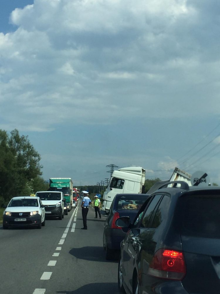 Accident pe Strada Europa din Baia Mare. Se circulă greu în zonă – VIDEO