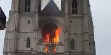 Cine este piromanul de 39 de ani care a incendiat catedrala din Nantes