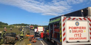 Grav accident rutier în judeţul Cluj: trei persoane au decedat după impactul dintre o mașină și un TIR