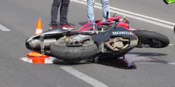 Motociclist accidentat la Vişeu de Sus, la trecerea la nivel cu o cale ferată