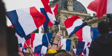 Franța iese astăzi de sub starea de urgență