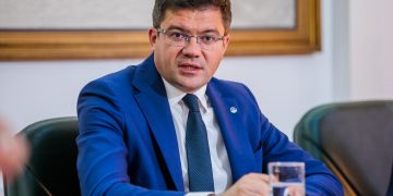 Editorial. USR a blocat Autostrada Unirii în Senat