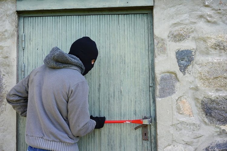 Hoţii din magazinele din Şomcuta Mare au fost prinşi