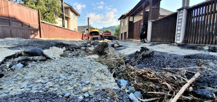 Inundațiile au făcut ravagii în orașul Săliștea de Sus – FOTO