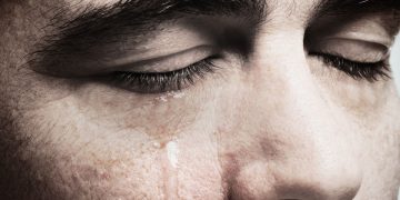 O Românie se distrează, alta suferă…