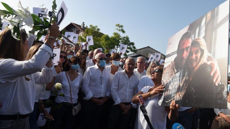 Șofer de autobuz, ucis de pasagerii cărora le-a cerut să poarte mască