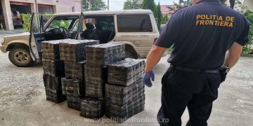 Aproximativ 10.000 pachete cu țigări de contrabandă transportate cu drona şi maşina, confiscate la granița de nord