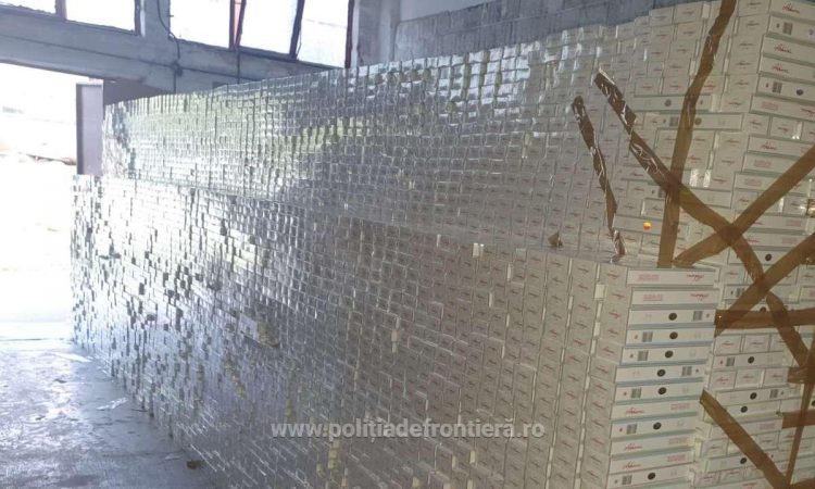 Container cu mobilier, încărcat cu peste 412.000 pachete ţigări de contrabandă
