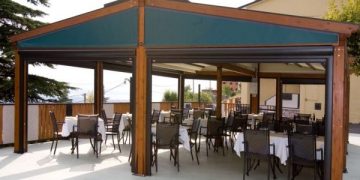 O țară preferată de români pentru vacanță va închide barurile şi cluburile de noapte pentru a limita răspândirea coronavirusului