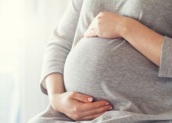 Lege cu gratuități pentru gravide, depusă în Parlament