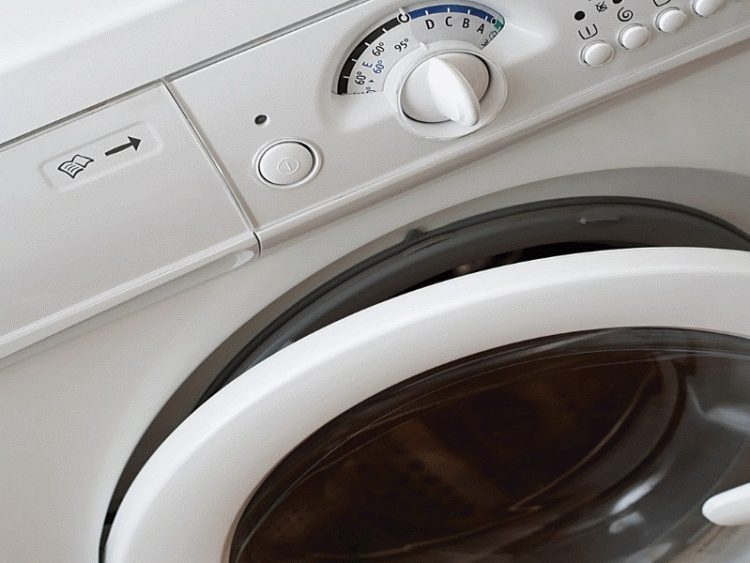 Tragedie dintr-o joacă. Băiat, găsit mort în mașina de spălat