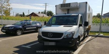 Mercedes Benz Sprinter, de peste 96.600 lei, căutat de autoritățile din Italia, descoperit de poliţiştii de frontieră