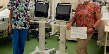Două aparate de ventilaţie şi monitorizare respiratorie au fost donate Spitalului Judeţean de Urgenţă “Dr. Constantin Opriş” Baia Mare prin proiectul rotarian “Uniţi pentru Sănătate”