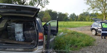 A făcut accident cu maşina ticsită cu ţigări în momentul în care încerca să scape de polițiștii de frontieră din Sarasău