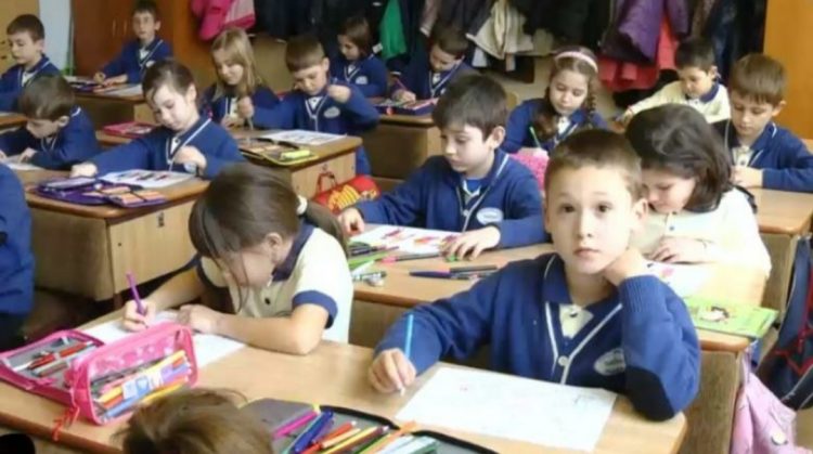 „Back to School Post-Covid” – studiul care arată că majoritatea părinților optează pentru începerea cursurilor în regim normal, față în față