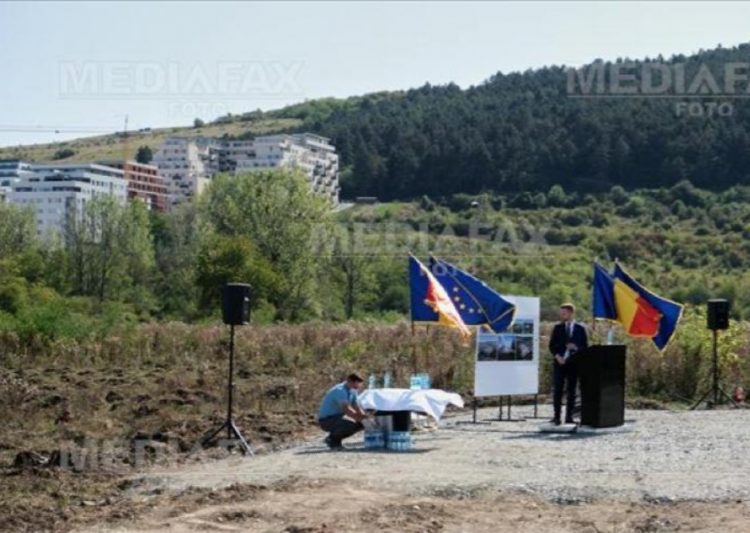 Premierul Ludovic Orban a fost dus să viziteze la Cluj praful de la Spitalul Regional Cluj, promis din 2009 