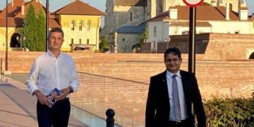 Un nou episod de ipocrizie marca Dan Barna. Spune că rămâne „ferm pe principii de integritate”, dar susține un primar traseist