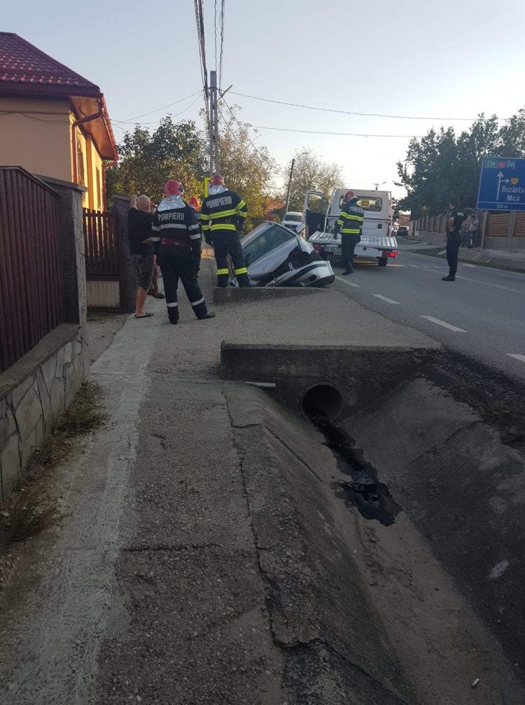 Accident în Lăpușel. Trafic blocat