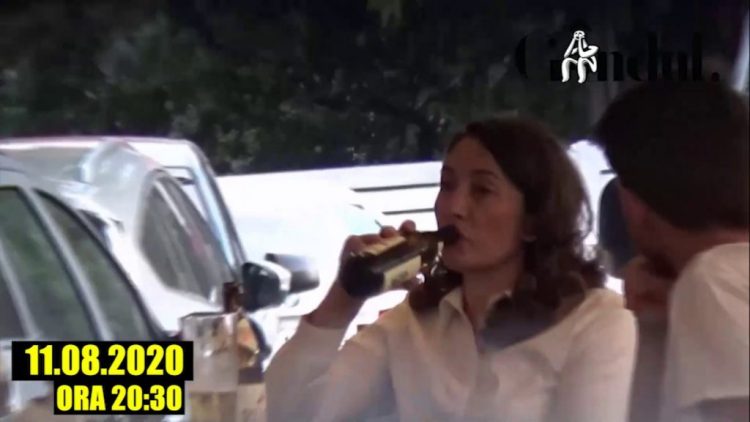 Candidata USR-Plus la sector 4 face ravagii la volan (filmări exclusive)