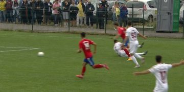 Public numeros la meciul Rapidului din Maramureș. Cum au putut sta oamenii pe marginea terenului