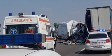 Tragediile se țin lanț pe șoselele din România. Accident grav pe DN 2, o femeie în vârstă de 56 de ani a decedat pe loc