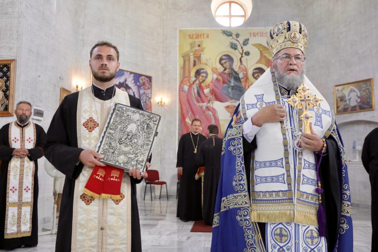 Preot nou la Parohia „Sfinții Apostoli Petru și Pavel” din Șomcuta Mare