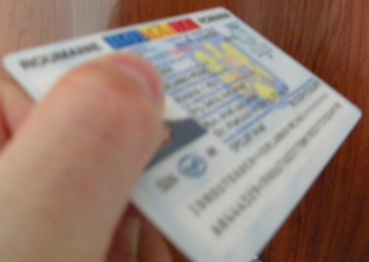 Un bărbat de 28 de ani a votat cu buletinul concubinei