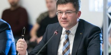 Ministrul Costel Alexe, acuzat că a plagiat la teza sa de doctorat susținută la Universitatea „Alexandru Ioan Cuza” din Iași