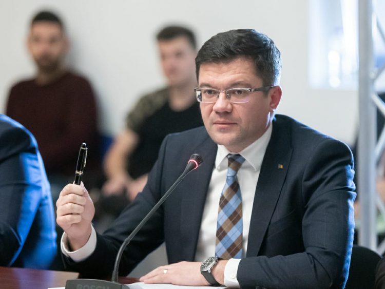 Ministrul Costel Alexe, acuzat că a plagiat la teza sa de doctorat susținută la Universitatea „Alexandru Ioan Cuza” din Iași