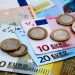 Euro atinge un nou record istoric, în raport cu moneda națională
