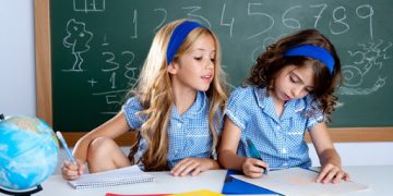 Monica Anisie – noi precizări referitoare la modul de desfășurare a anului școlar: „trebuie evitate experimentele practice care necesită mișcare și/sau interacțiune strânsă între elevi”