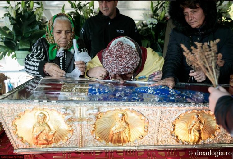 Cum se vor închina creștinii la moaștele Sfintei Parascheva anul acesta