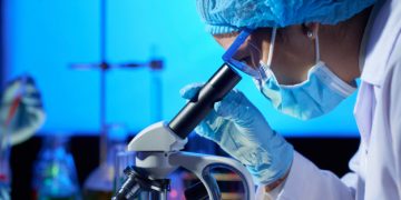 Altă bacterie scăpată din laborator în China! Mii de persoane au fost infectate până acum