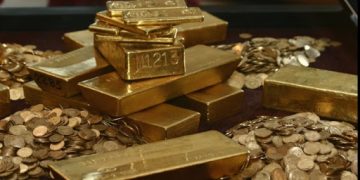 Contrabandă cu aur și argint. Un cetățean român a încercat să scoată din țară 2.700 de grame de monede și lingouri