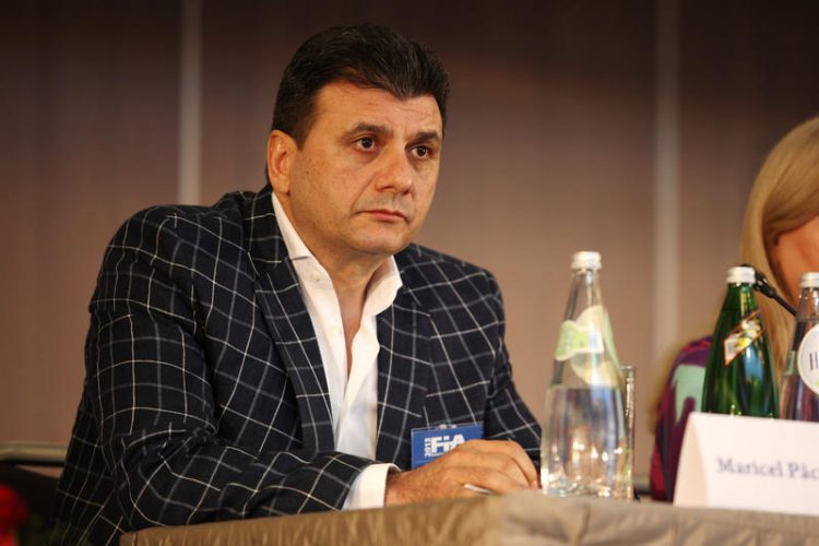 Patronul Realitatea TV, surprins într-o ședință: “Respectă infractorii, mă! Cine nu e infractor în ziua de azi, înseamnă că e prost! Nu are ce căuta în business!”