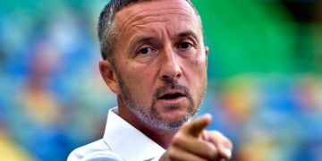 Focar de COVID-19 la FCSB. Meme Stoica are coronavirus