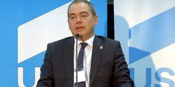 Vlad Alexandrescu – reacție sarcastică la deschiderea magistralei de metrou M5: „Deschideți șampania! 7 km de metru în 9 ani de zile!”