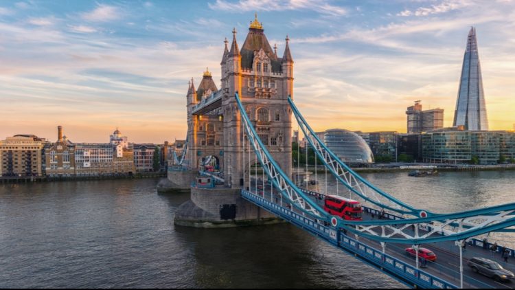 Peste 600.000 de români au aplicat pentru noul statut de rezident în Marea Britanie, după Brexit. Ce se va întâmpla de la 1 ianuarie 2021